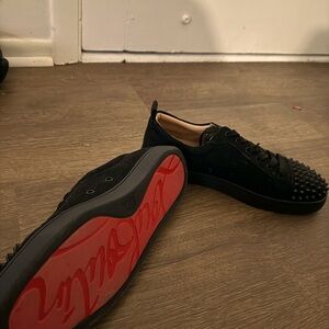 Wore one time to small trying to sell them got them as a present for my birthday